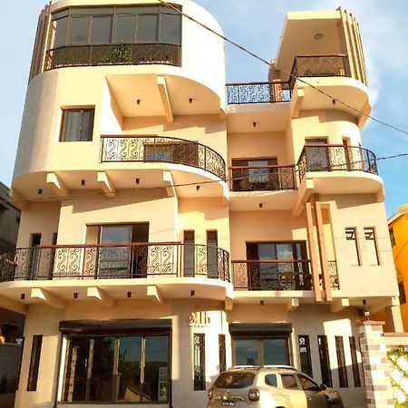 Soa Lia Hotel Miandrivazo Exterior foto