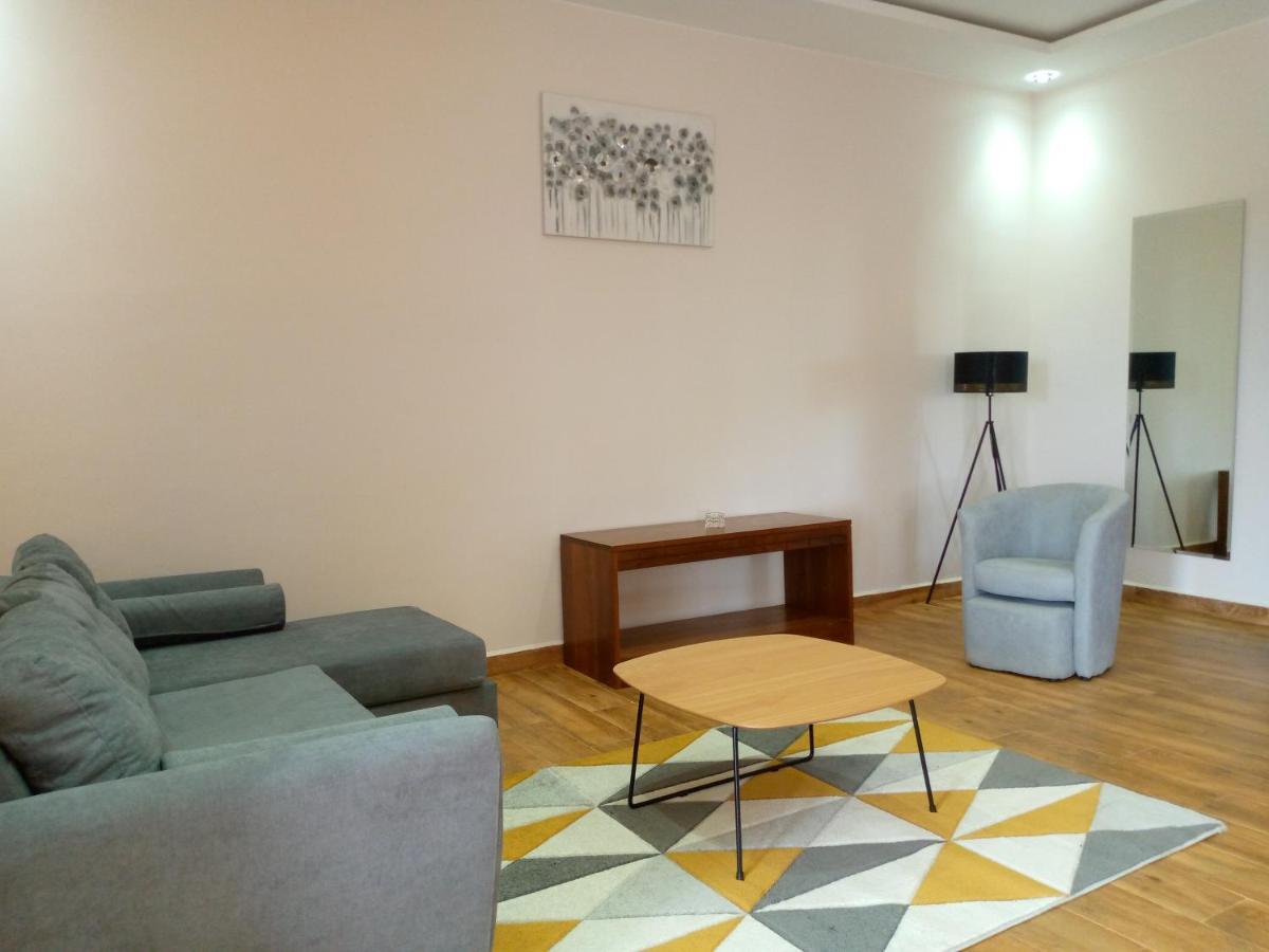 Soa Lia Hotel Miandrivazo Exterior foto