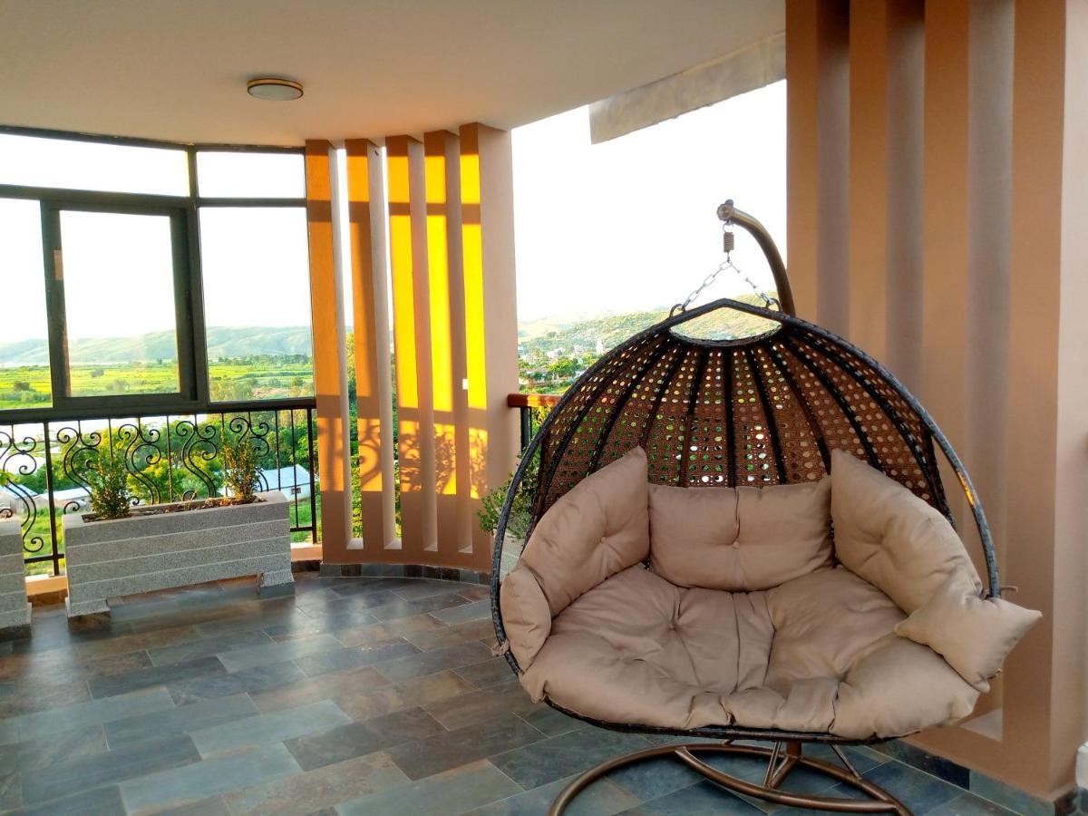 Soa Lia Hotel Miandrivazo Exterior foto