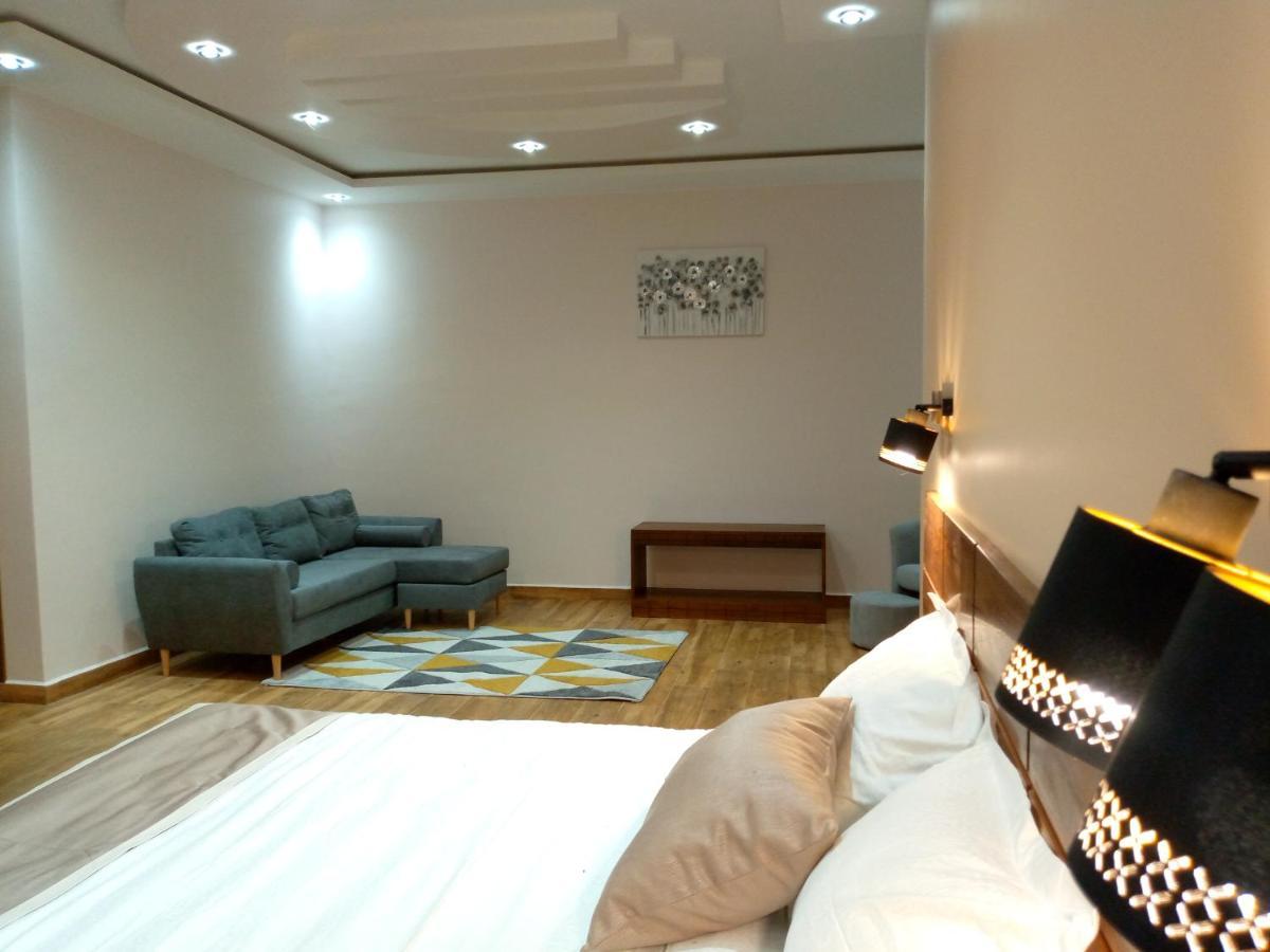 Soa Lia Hotel Miandrivazo Exterior foto