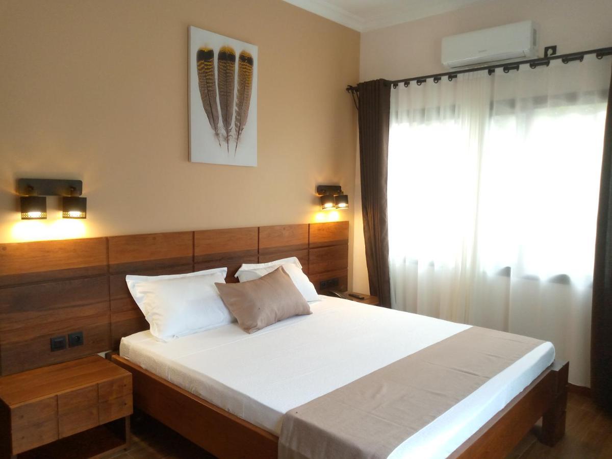 Soa Lia Hotel Miandrivazo Exterior foto