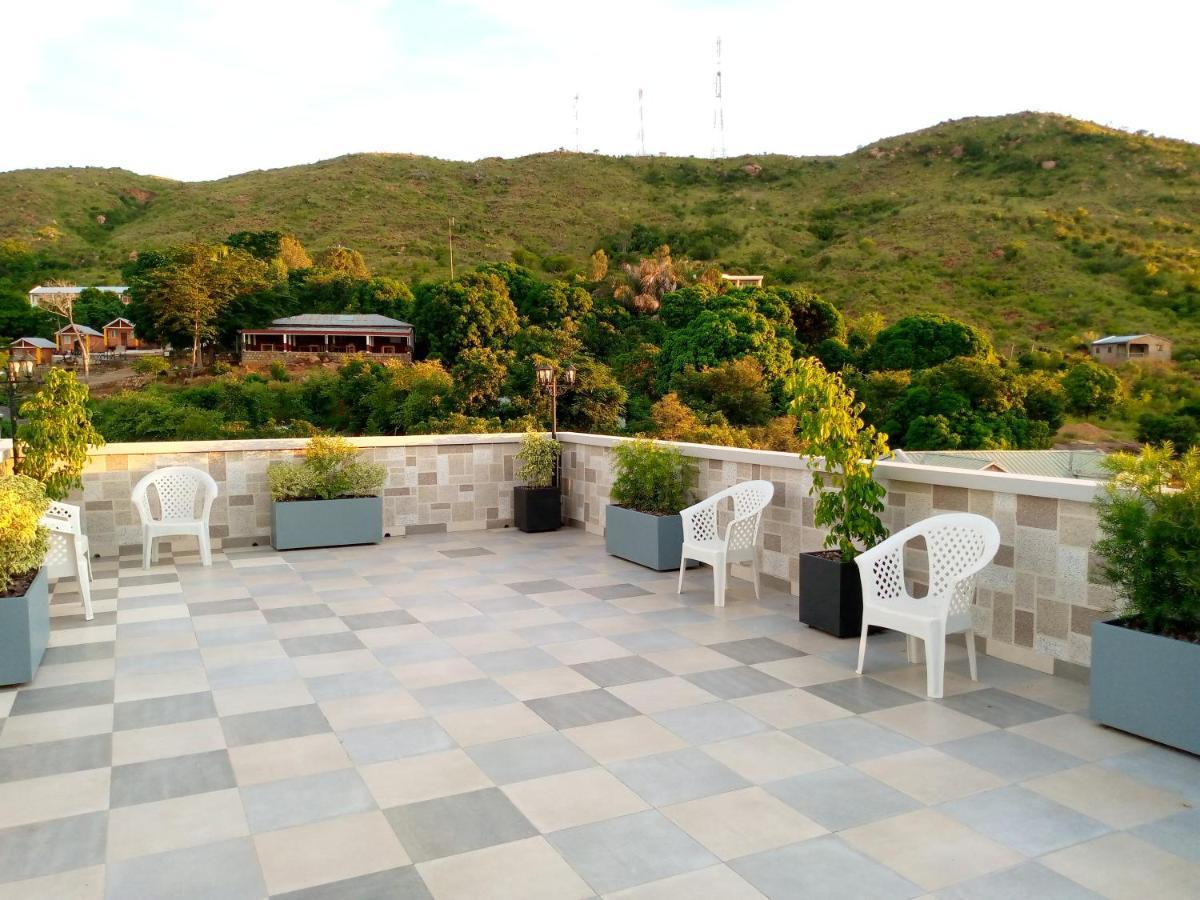 Soa Lia Hotel Miandrivazo Exterior foto