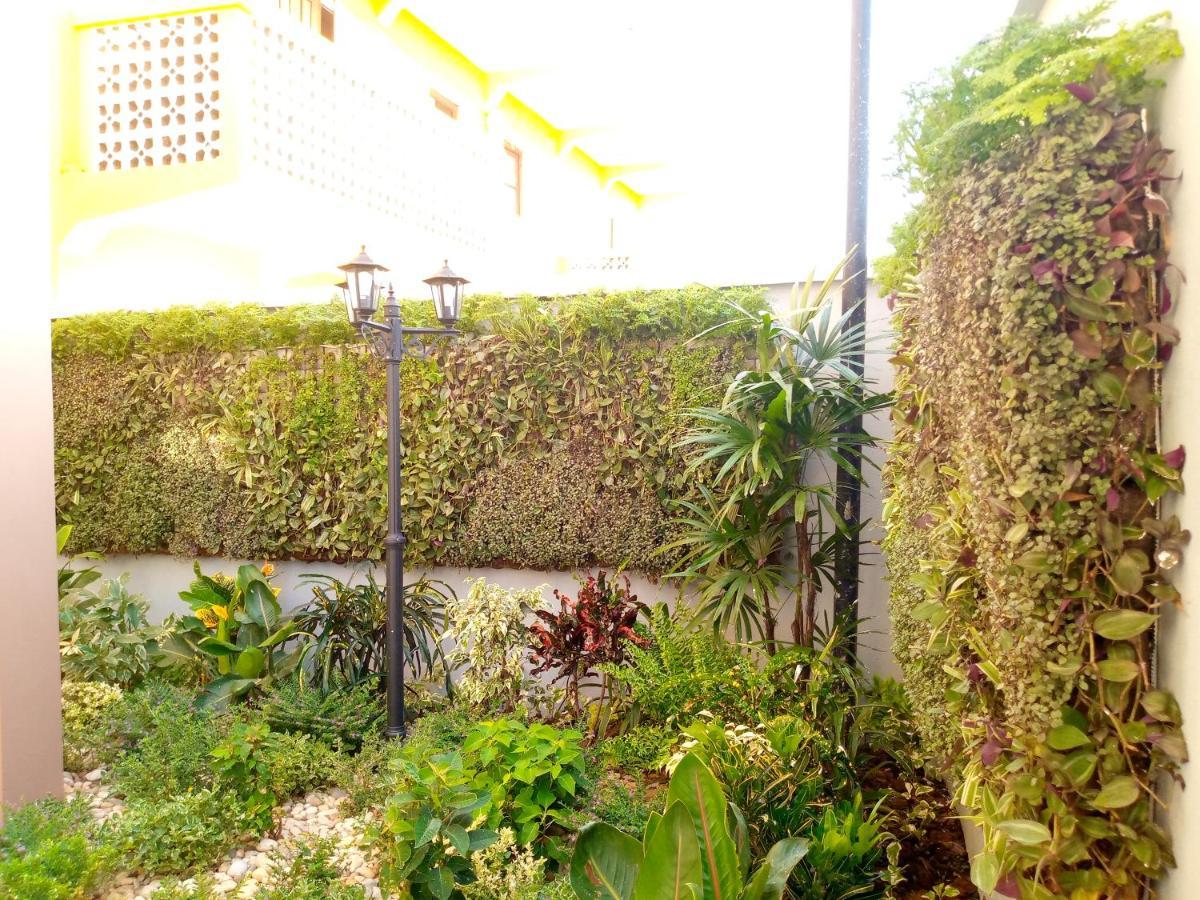 Soa Lia Hotel Miandrivazo Exterior foto