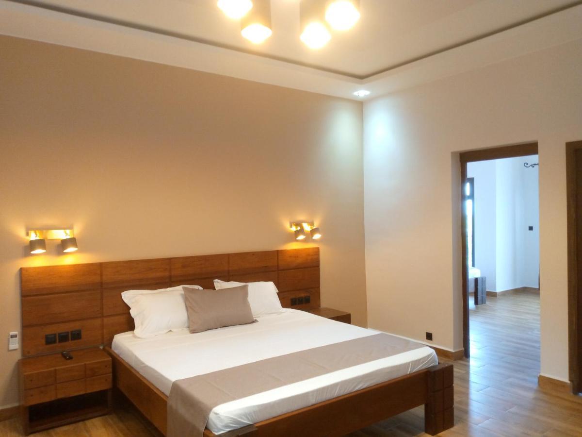 Soa Lia Hotel Miandrivazo Exterior foto