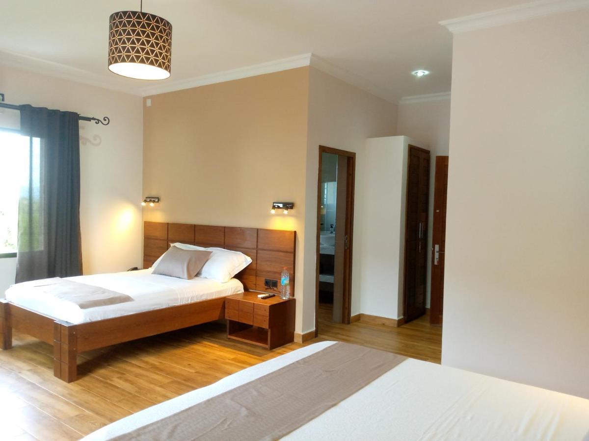 Soa Lia Hotel Miandrivazo Exterior foto