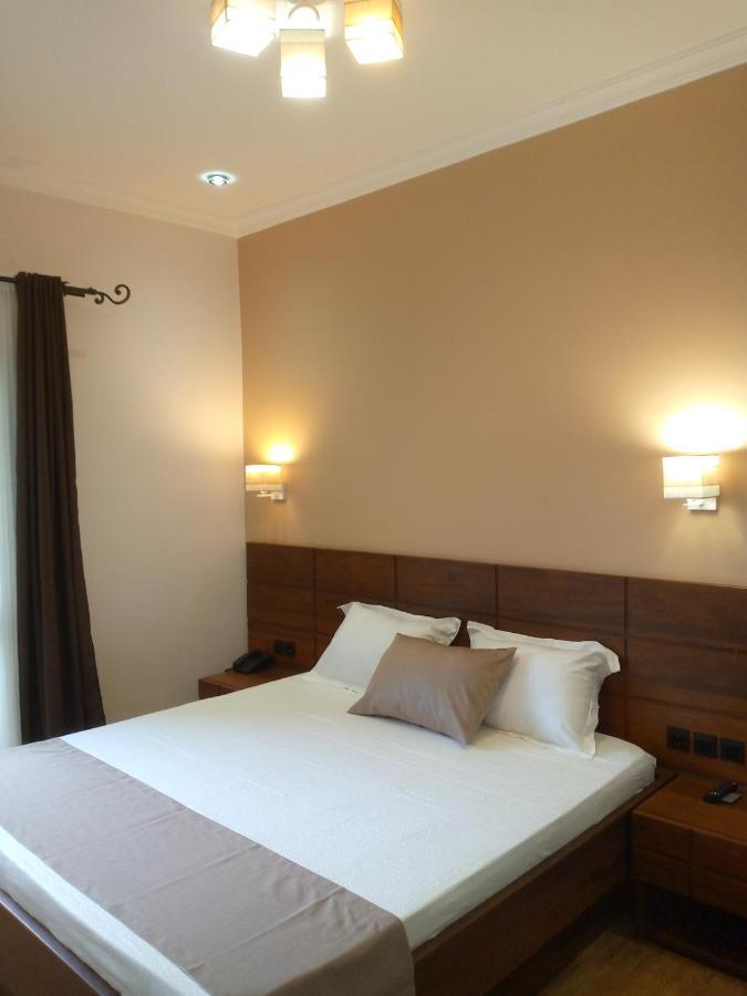 Soa Lia Hotel Miandrivazo Exterior foto