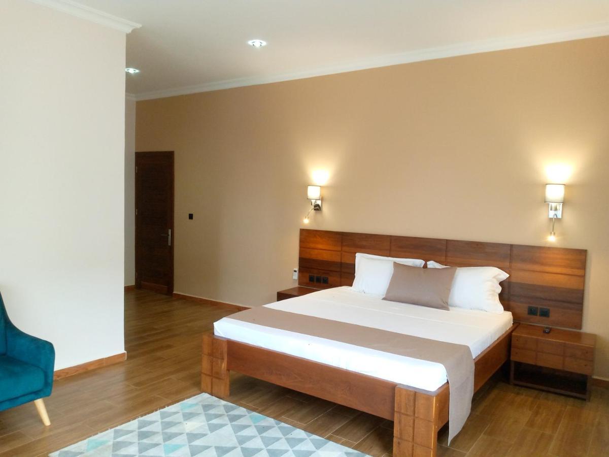 Soa Lia Hotel Miandrivazo Exterior foto