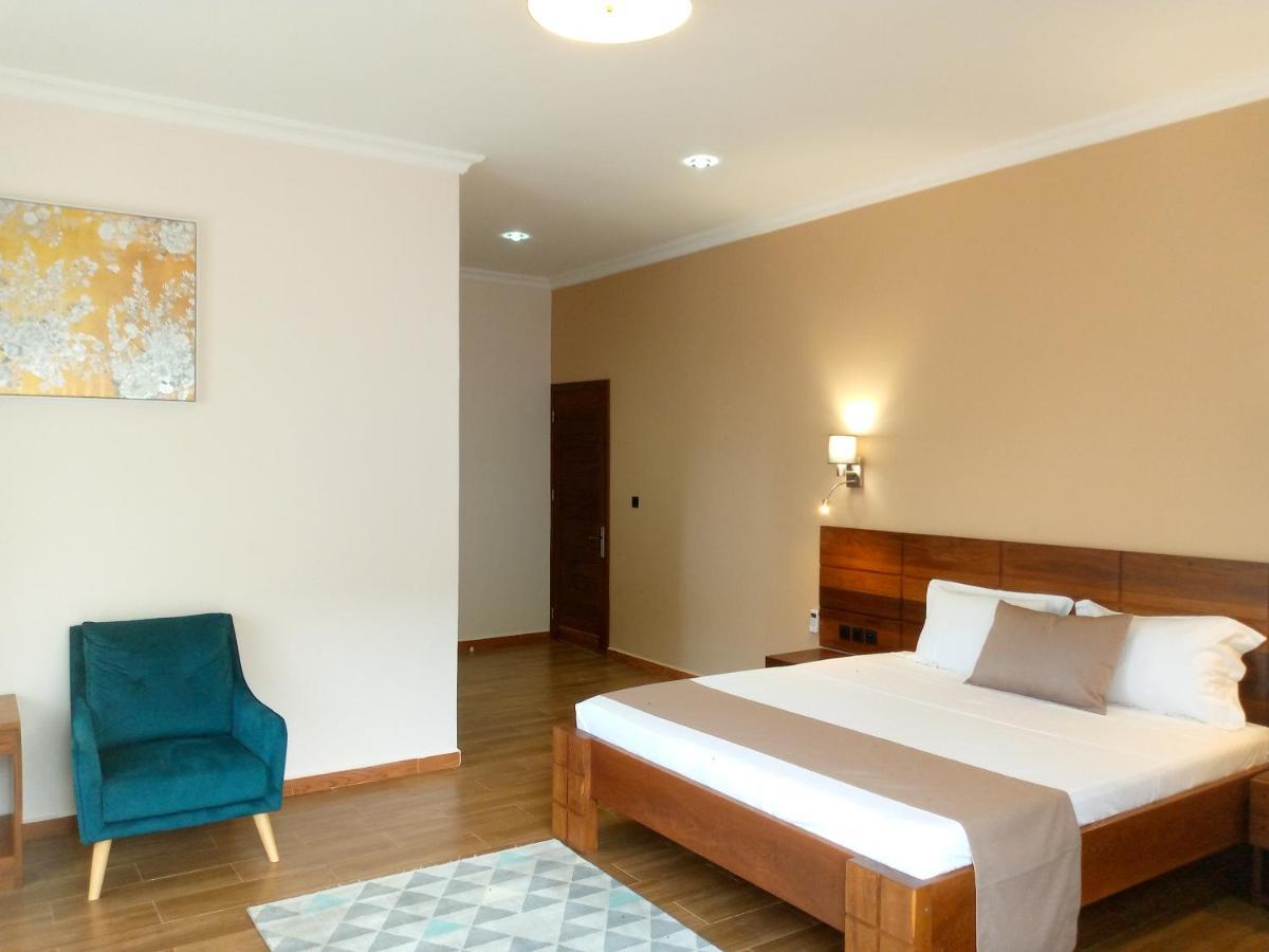 Soa Lia Hotel Miandrivazo Exterior foto